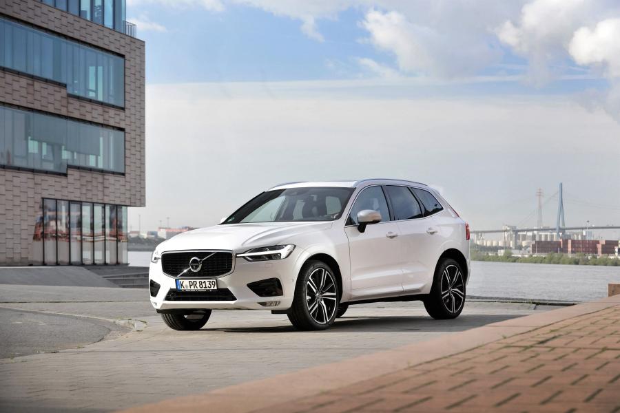  Volvo XC60 D5 R-Design 2017 года  (WW) (фото 14 из 26)